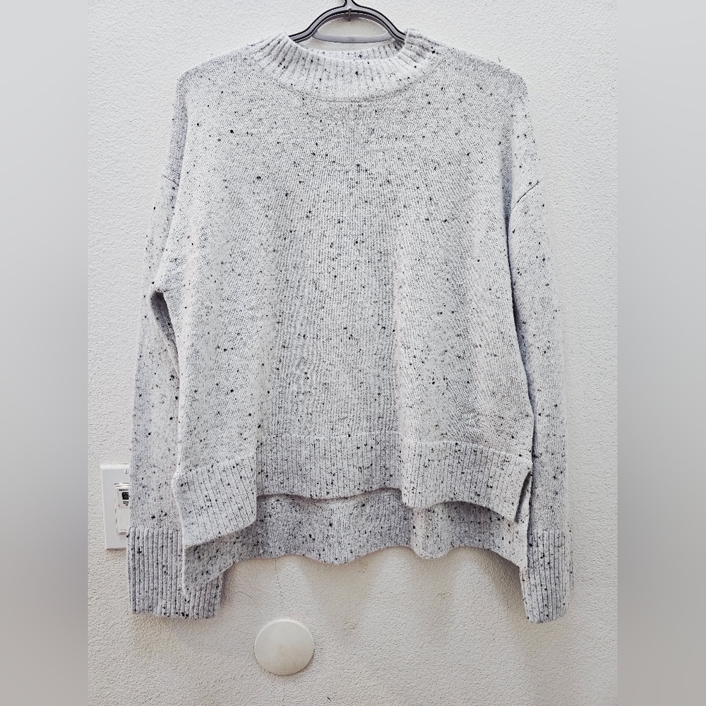 Calvin Klein Womans Sweater.
